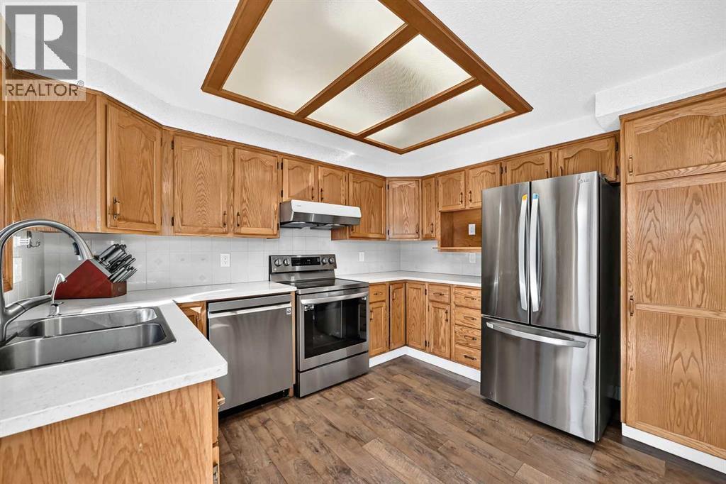 144 Hawkdale Close NW, Calgary, Alberta  T3G 2Z9 - Photo 11 - A2349076