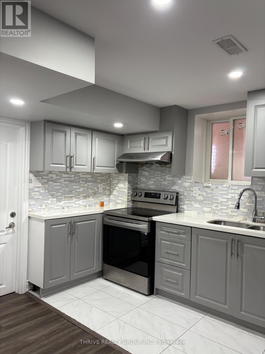 1215 Clifford Point, Milton, Ontario  L6E 1E6 - Photo 2 - W13882866