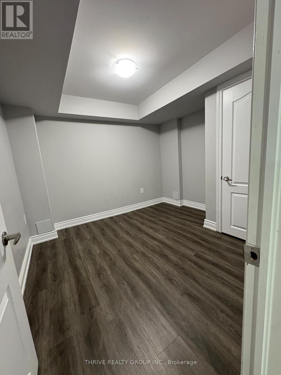 1215 Clifford Point, Milton, Ontario  L6E 1E6 - Photo 6 - W13882866