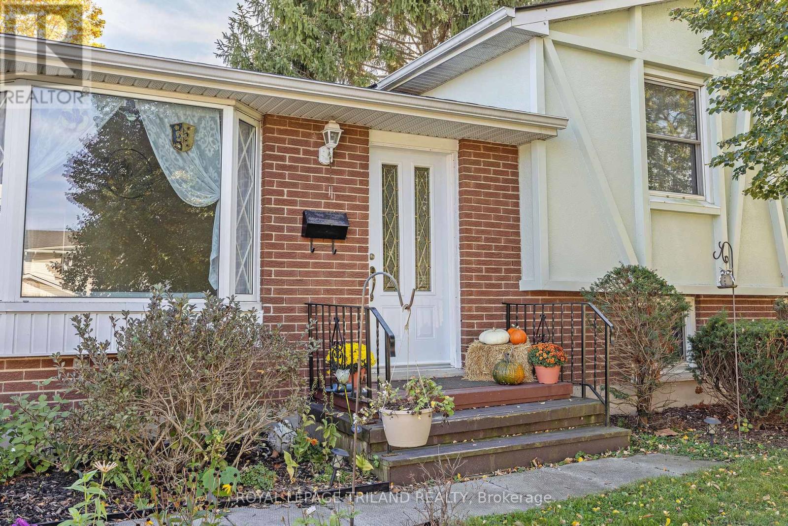 15 CONFEDERATION DRIVE, St. Thomas, Ontario