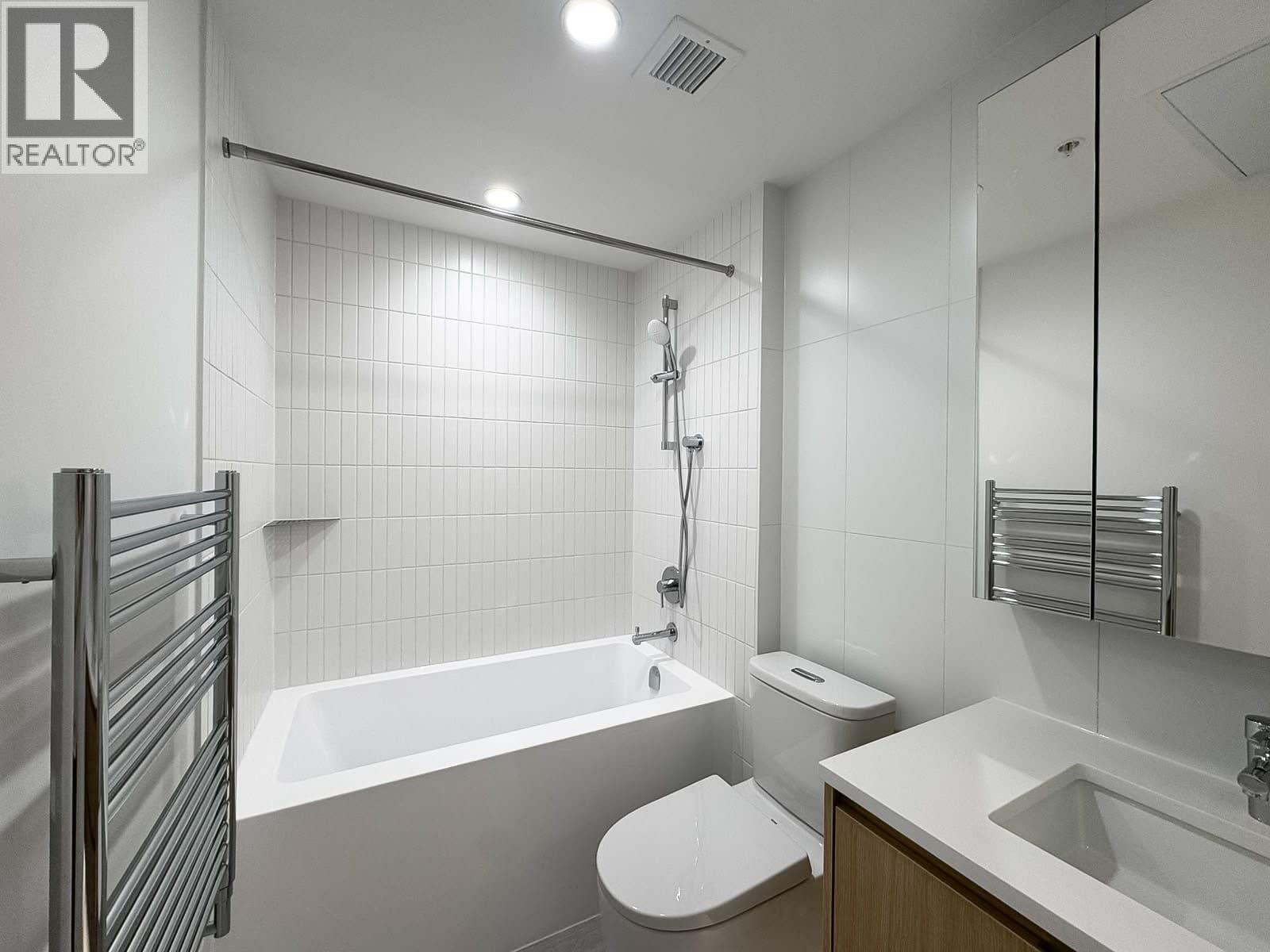 202 588 Harrison Drive, Coquitlam, British Columbia  V3J 3Z6 - Photo 12 - R3168053