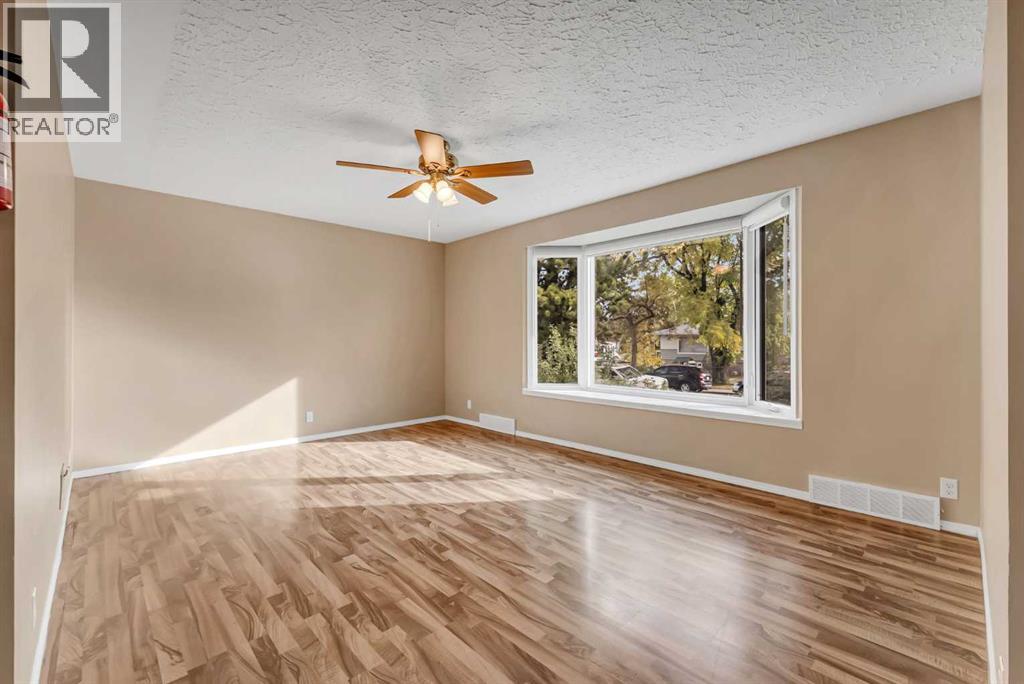 2807 32 Street Sw, Calgary, Alberta  T3E 2S1 - Photo 6 - A2350440