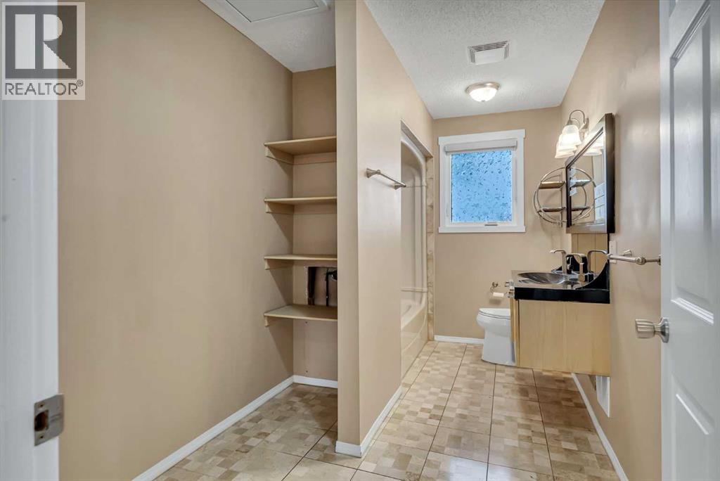 2807 32 Street Sw, Calgary, Alberta  T3E 2S1 - Photo 15 - A2350440