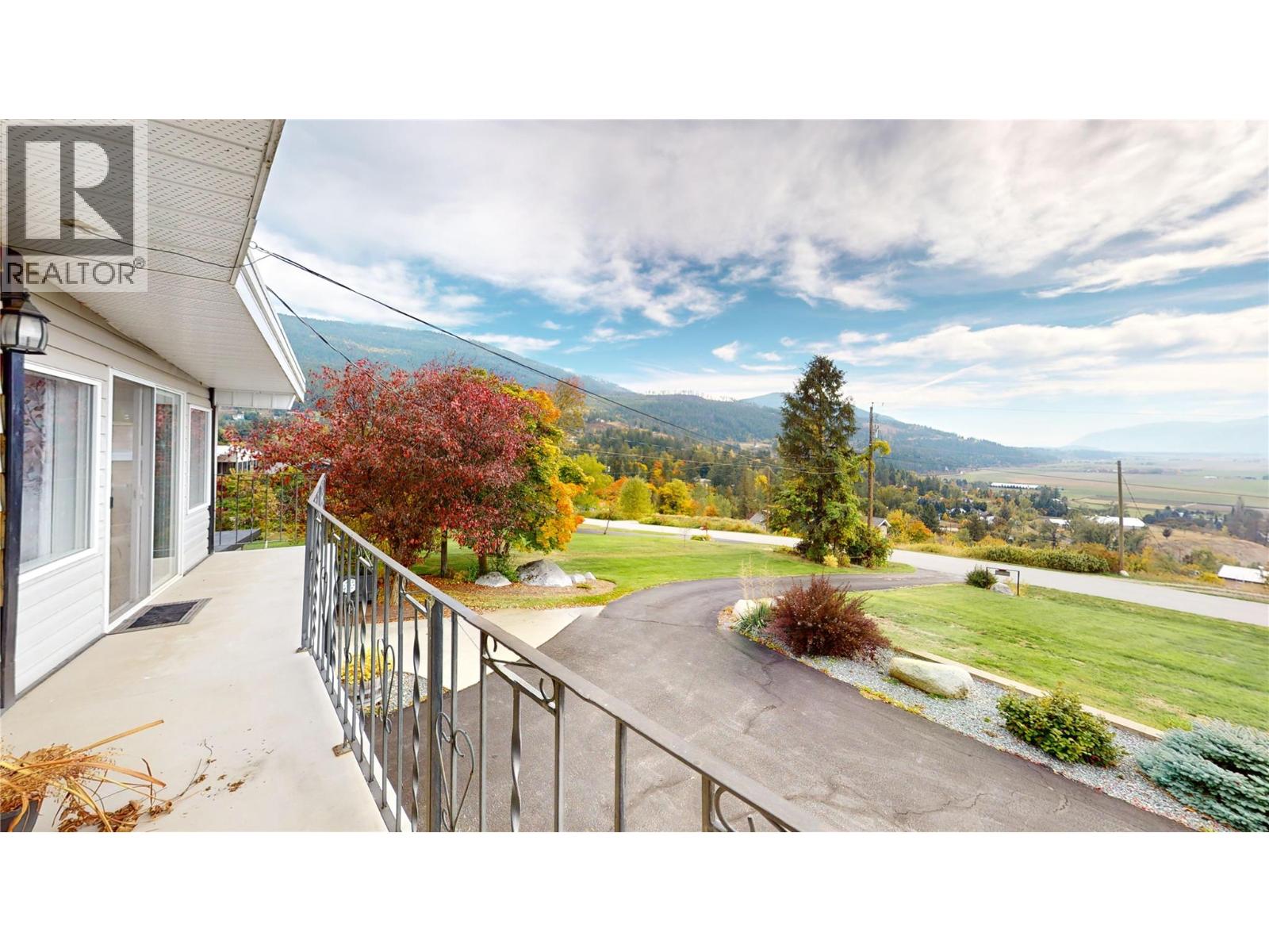 1030 Monrose Road, Creston, British Columbia  V0B 2N2 - Photo 4 - 10402175