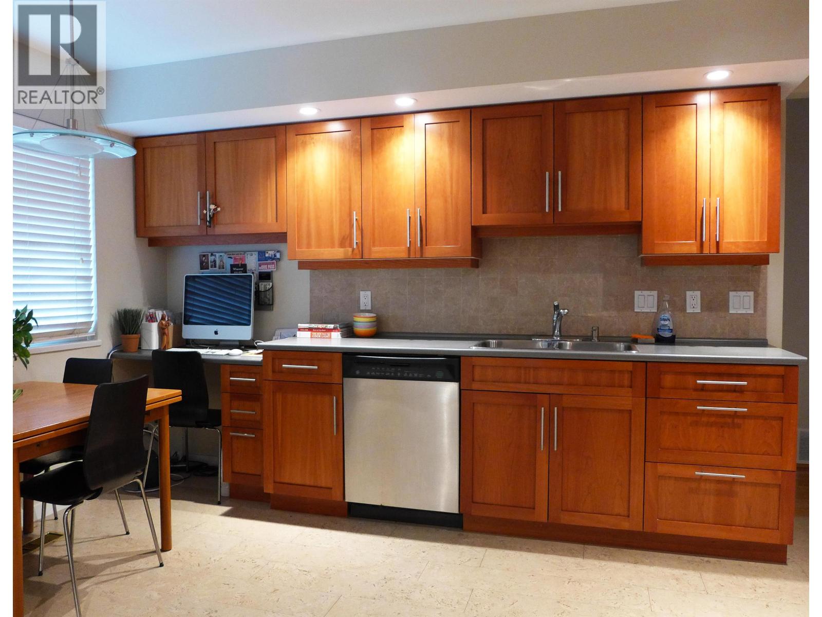 3014 E 14th Avenue, Vancouver, British Columbia  V5M 2J2 - Photo 3 - R3136583