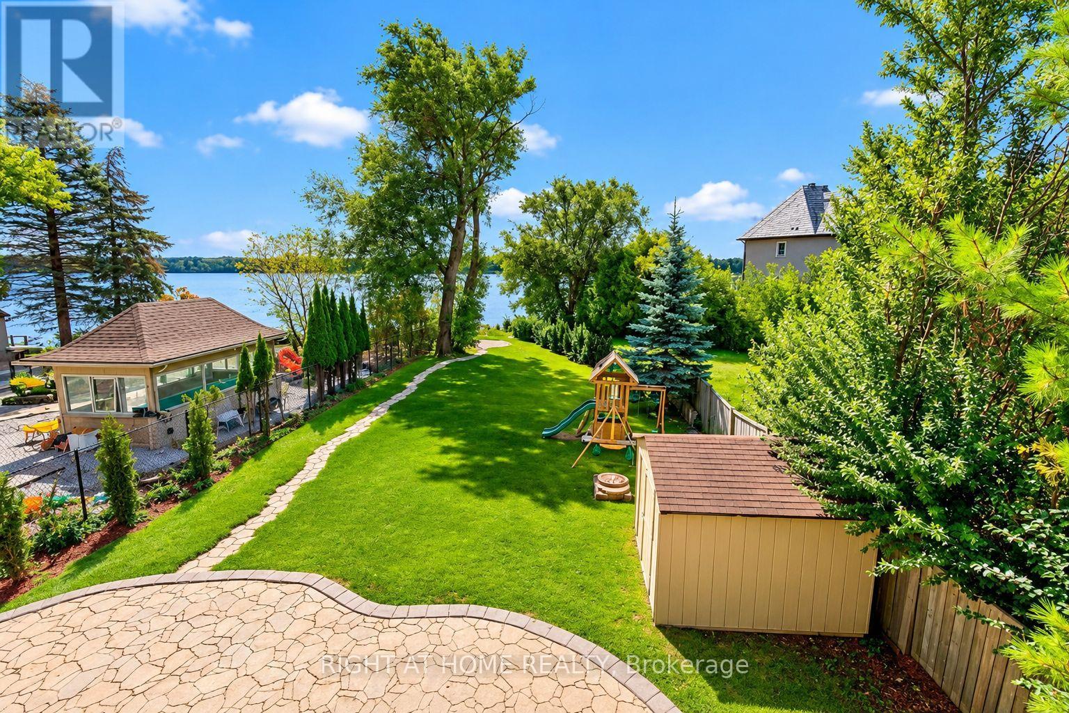429 North Lake Road, Richmond Hill, Ontario  L4E 3A7 - Photo 4 - N13885476
