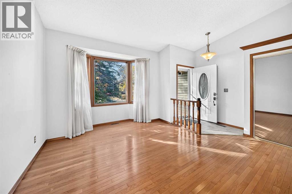 64 Edforth Crescent NW, Calgary, Alberta  T3A 3X4 - Photo 6 - A2350967