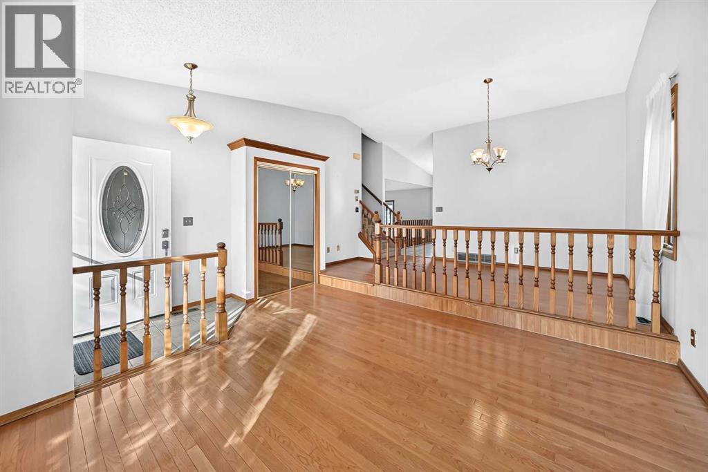 64 Edforth Crescent NW, Calgary, Alberta  T3A 3X4 - Photo 7 - A2350967