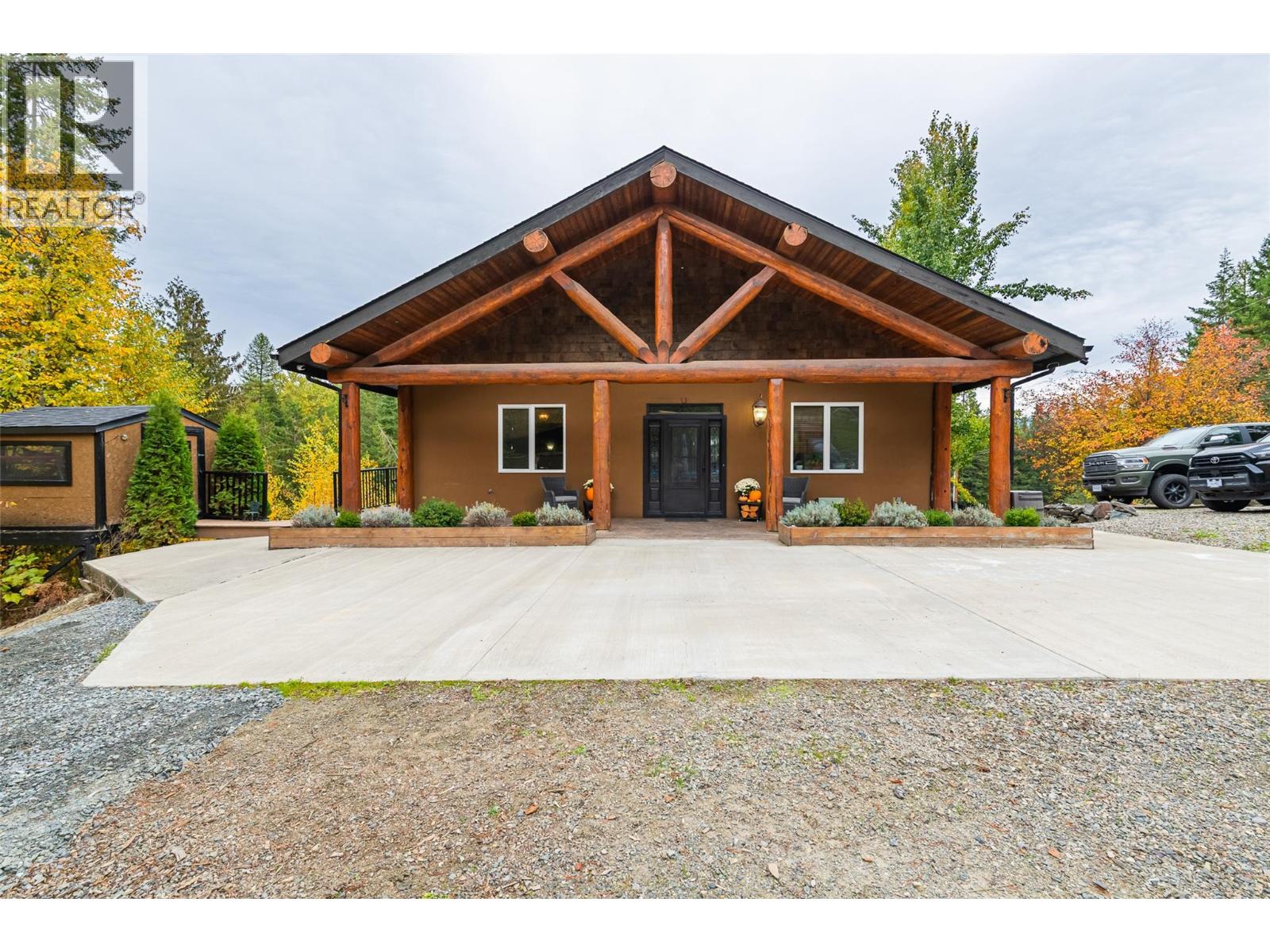 1572 Teetzel Road Creston British Columbia Canada V0B1G7 2