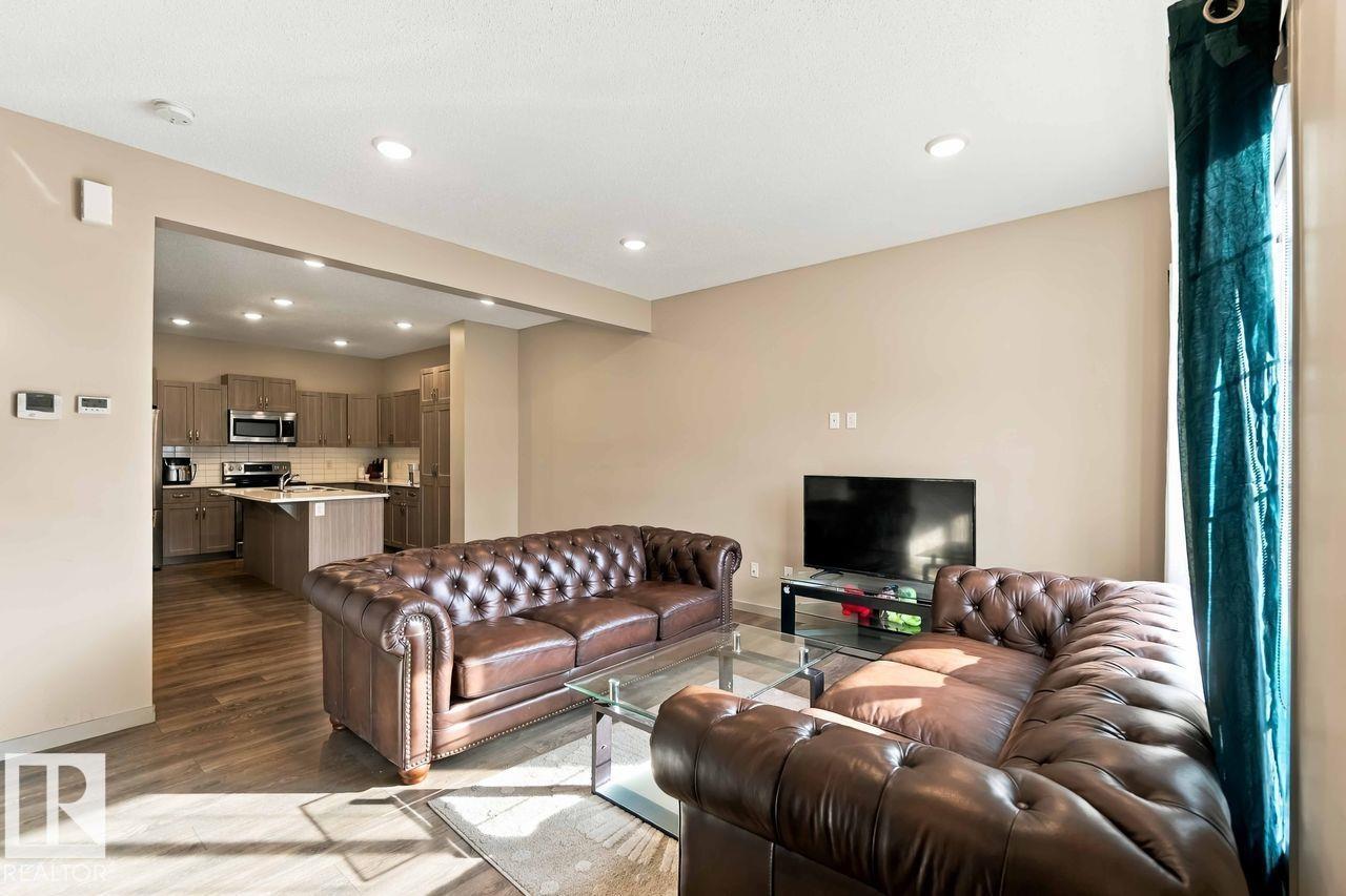 1416 26 AV NW