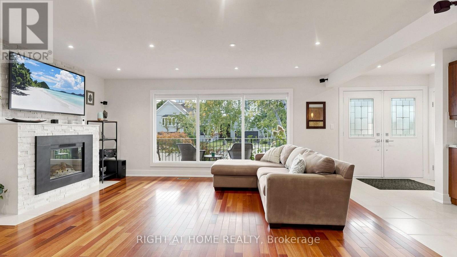 24 Stonedene Boulevard, Toronto, Ontario  M2R 3C7 - Photo 10 - C13885504