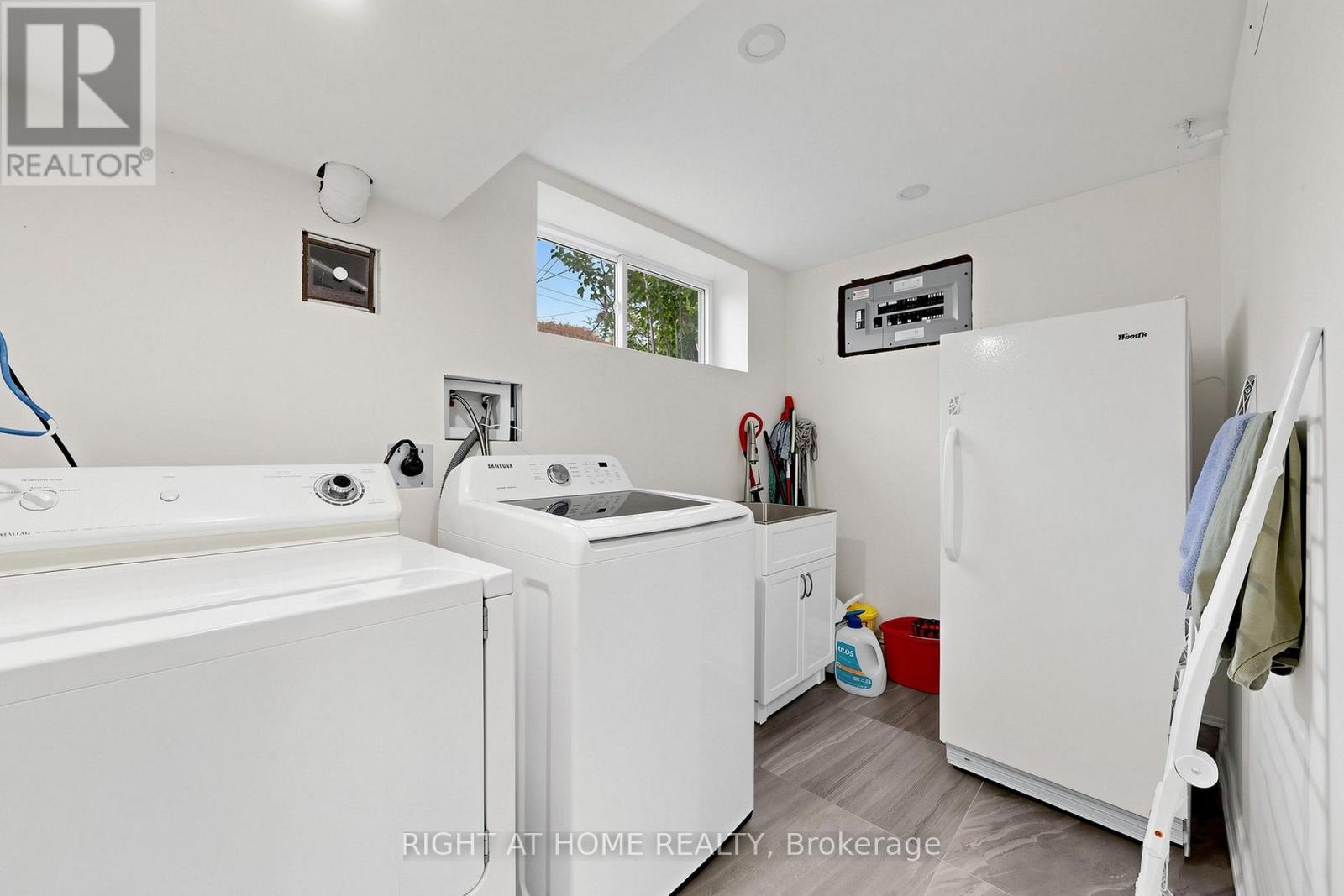 202 Waterloo Avenue, Toronto, Ontario  M3H 3Z2 - Photo 41 - C13885506