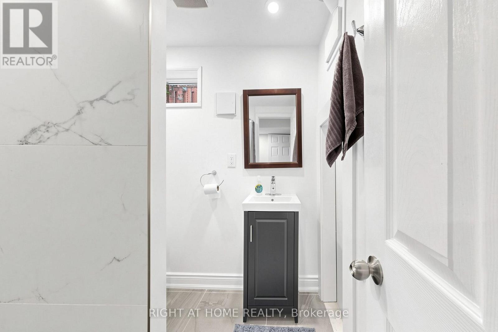 202 Waterloo Avenue, Toronto, Ontario  M3H 3Z2 - Photo 42 - C13885506