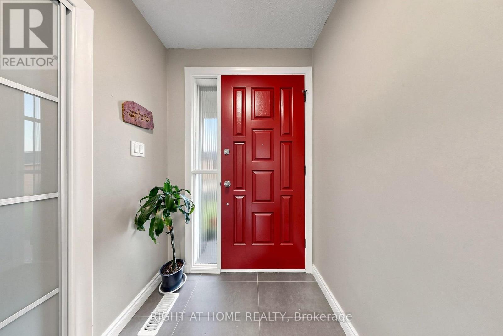 202 Waterloo Avenue, Toronto, Ontario  M3H 3Z2 - Photo 9 - C13885506