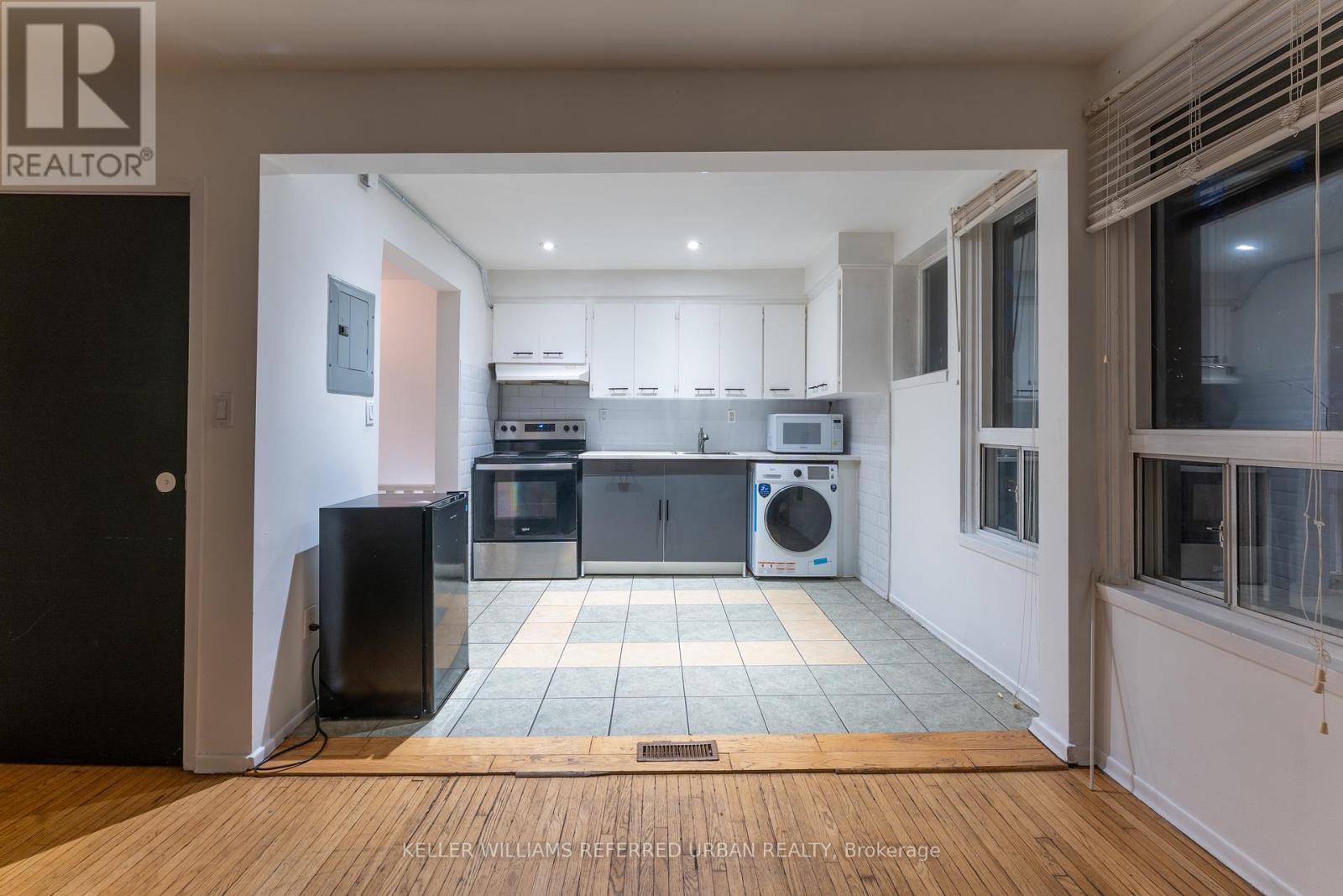Upper - 716 Lansdowne Avenue, Toronto, Ontario  M6H 3Y8 - Photo 2 - W13885548
