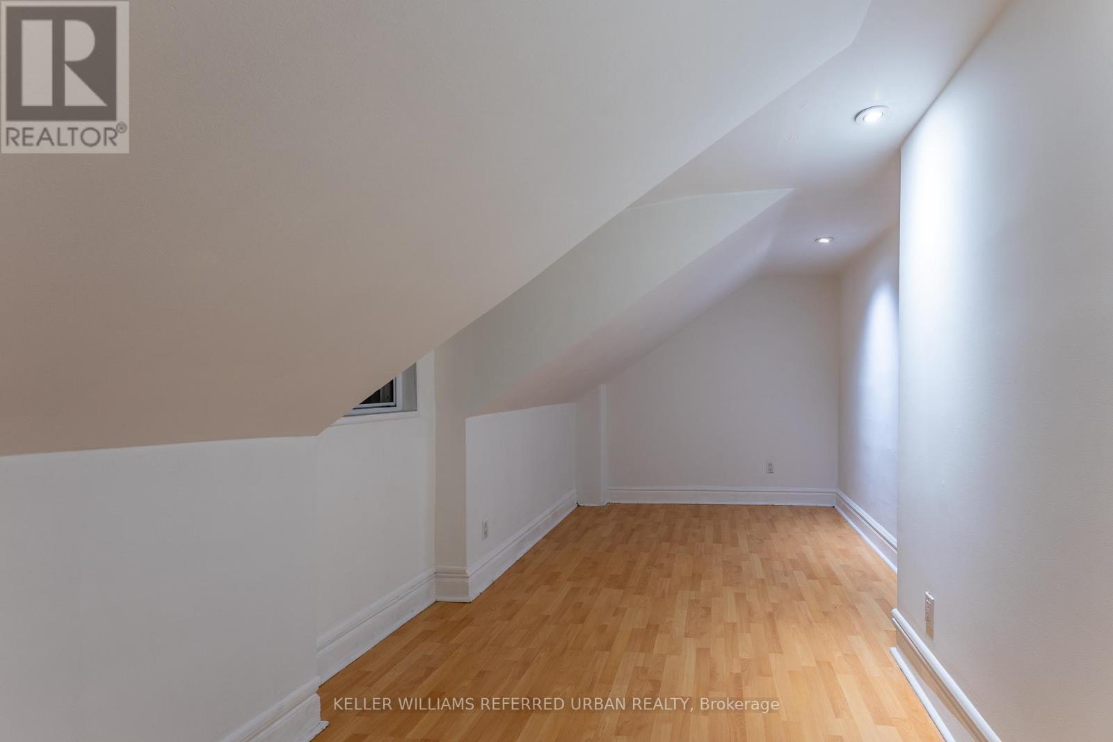 Upper - 716 Lansdowne Avenue, Toronto, Ontario  M6H 3Y8 - Photo 7 - W13885548