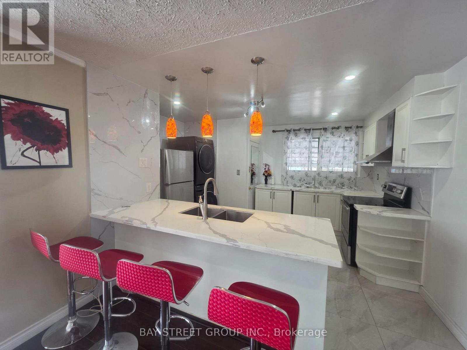 Main - 211 Beechy Drive, Richmond Hill, Ontario  L4C 2X6 - Photo 3 - N13705188