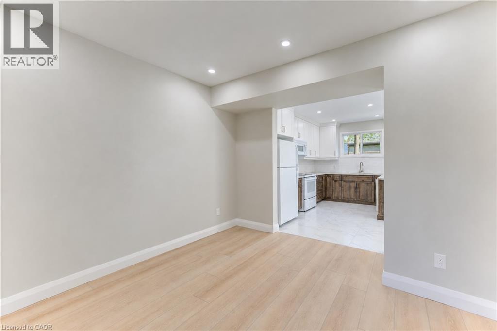 18 Miehm Place, Kitchener, Ontario  N2H 2K9 - Photo 11 - 40866626