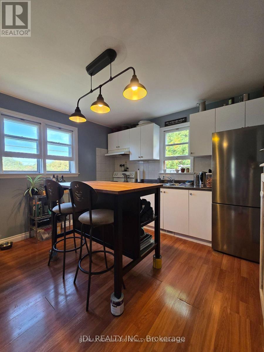 555 Wellington Street W, Aurora, Ontario  L4G 6J7 - Photo 3 - N13885566