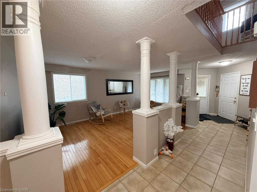424 Newport Drive, Cambridge, Ontario  N3H 5S6 - Photo 5 - 40868166