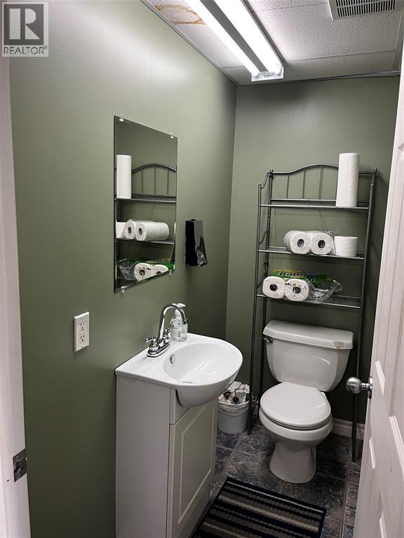 123 Christina Street North Unit# Main Floor, Sarnia, Ontario  N7T 5T7 - Photo 8 - 26025020