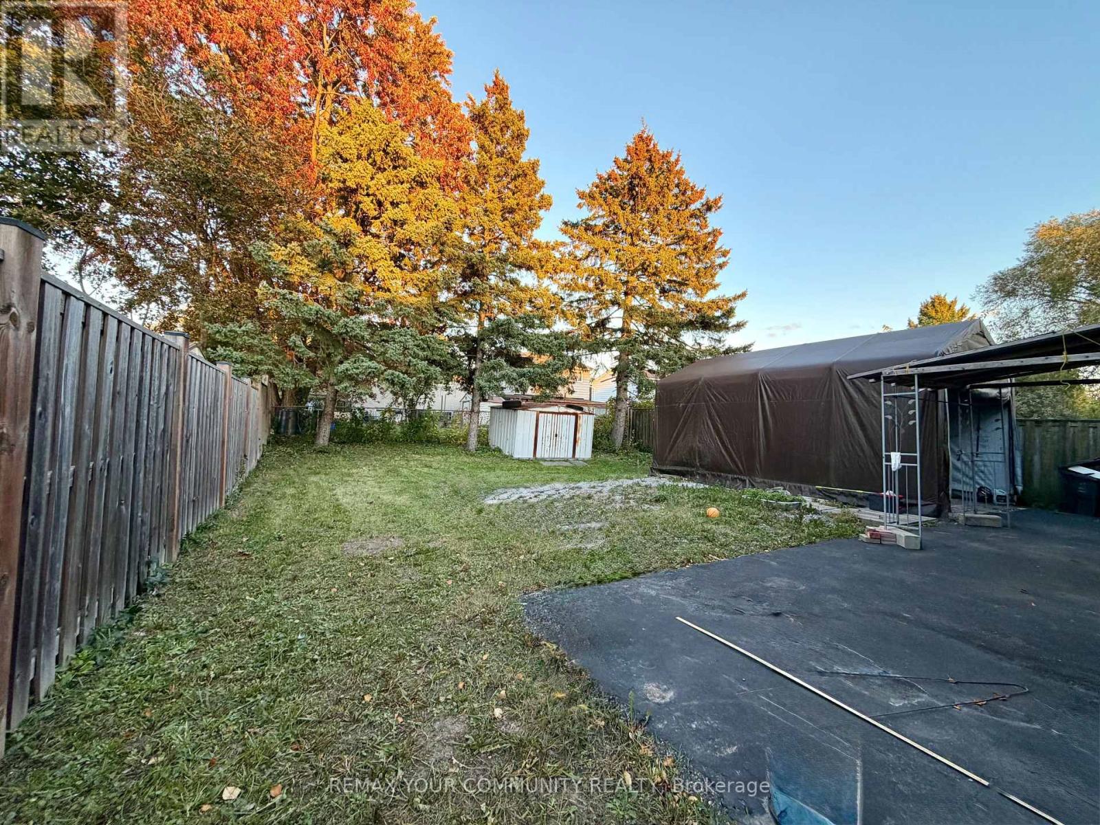 15 Hutcherson Square, Toronto, Ontario  M1B 1C5 - Photo 4 - E13884378