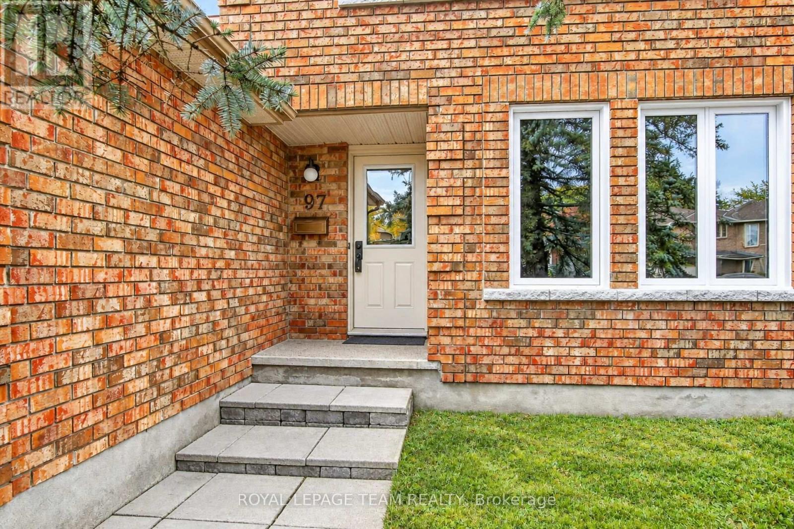97 Huntsman Crescent, Ottawa, Ontario  K2M 1H8 - Photo 2 - X13885590