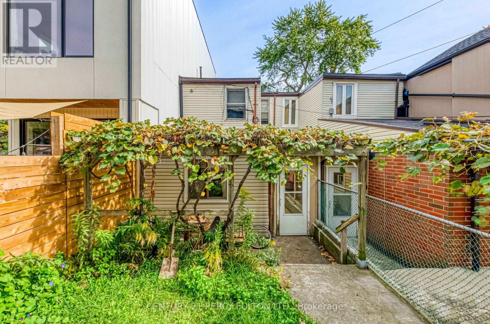60 Fennings Street, Toronto, Ontario  M6J 3B8 - Photo 6 - C13885584