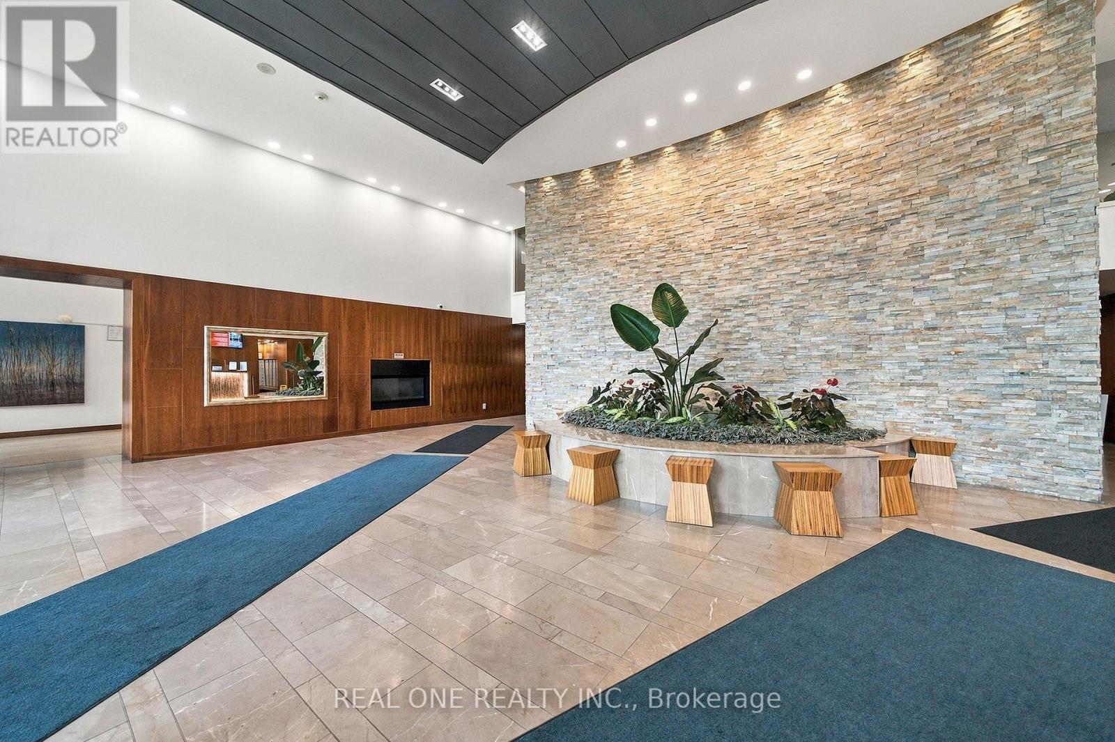 1611 - 225 Webb Drive, Mississauga, Ontario  L5B 4P2 - Photo 29 - W13885586