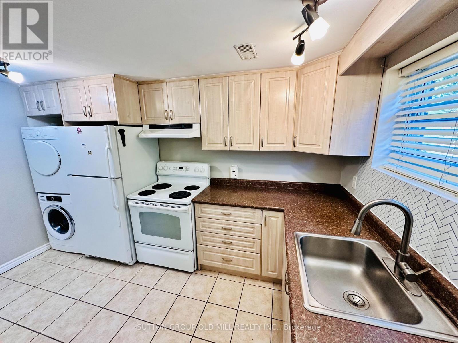 232 Aldercrest Road, Toronto, Ontario  M8W 4J7 - Photo 6 - W13885600