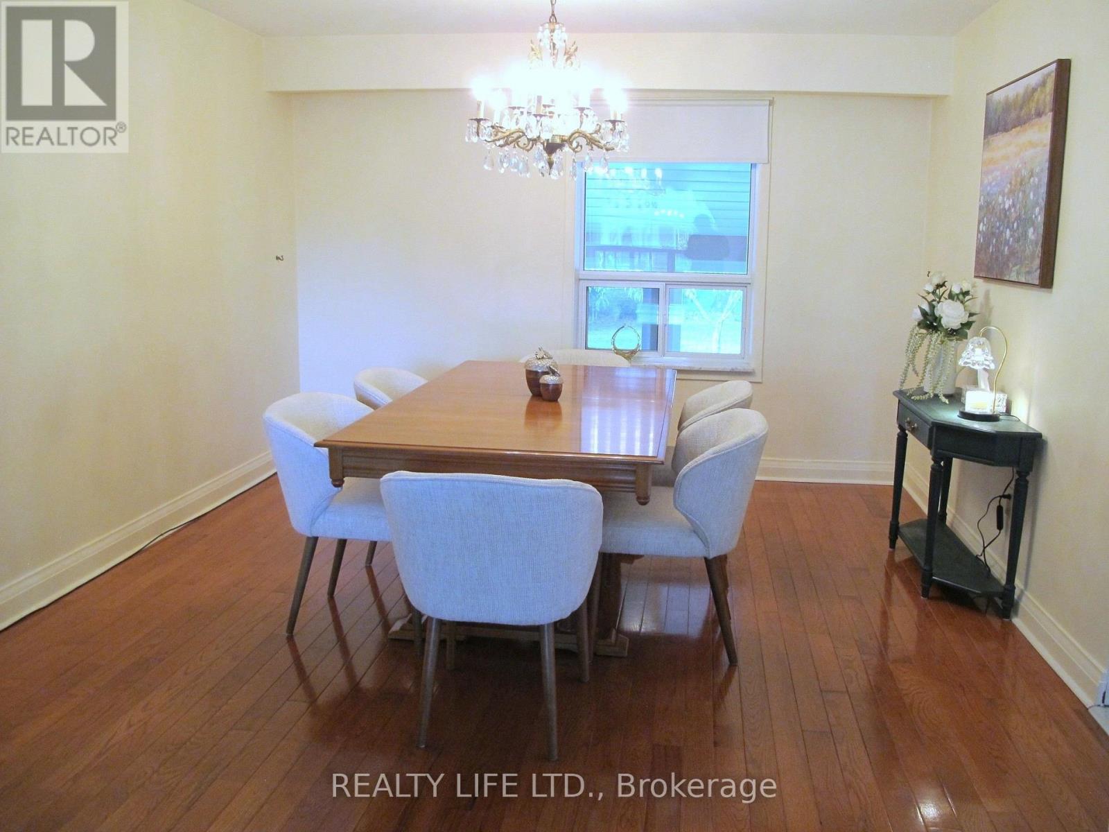 4 Rosalie Avenue, Toronto, Ontario  M3L 1C5 - Photo 8 - W13707564