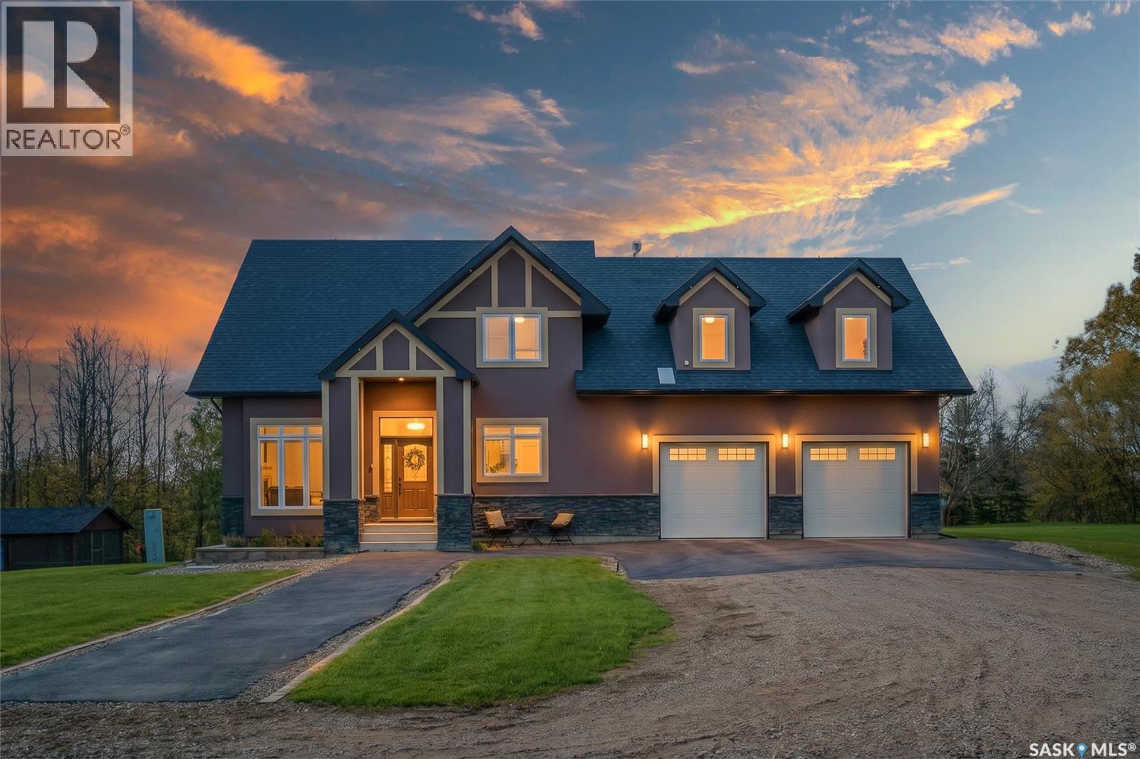 4.25 Acre Gruenthal Private Estate, Rosthern Rm No. 403, Saskatchewan  S0K 3R0 - Photo 2 - SK048392