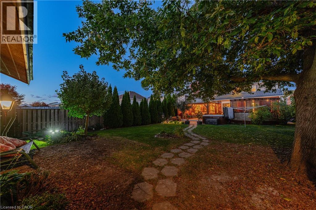 6 Mathews Court, Brantford, Ontario  N3T 0A9 - Photo 8 - 40870133