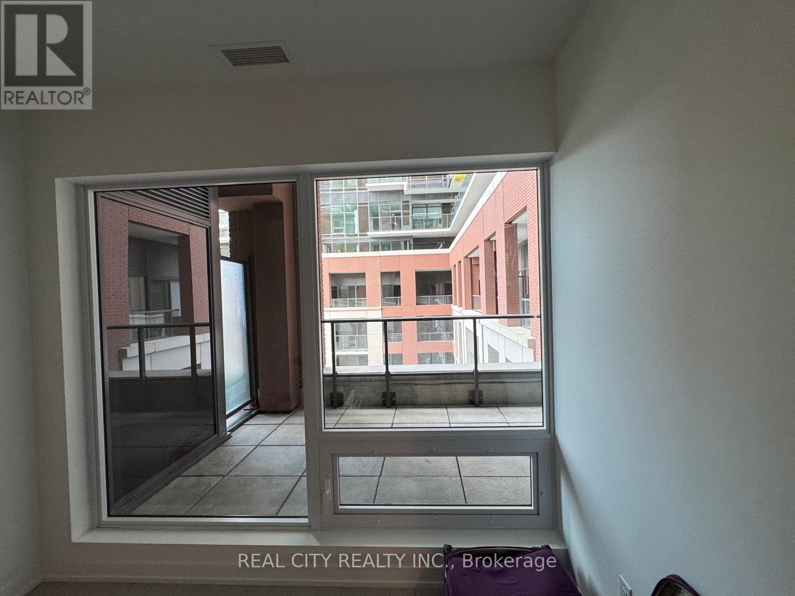 406 - 4010 Eglinton Avenue, Toronto, Ontario  M9A 0G5 - Photo 3 - W13885624