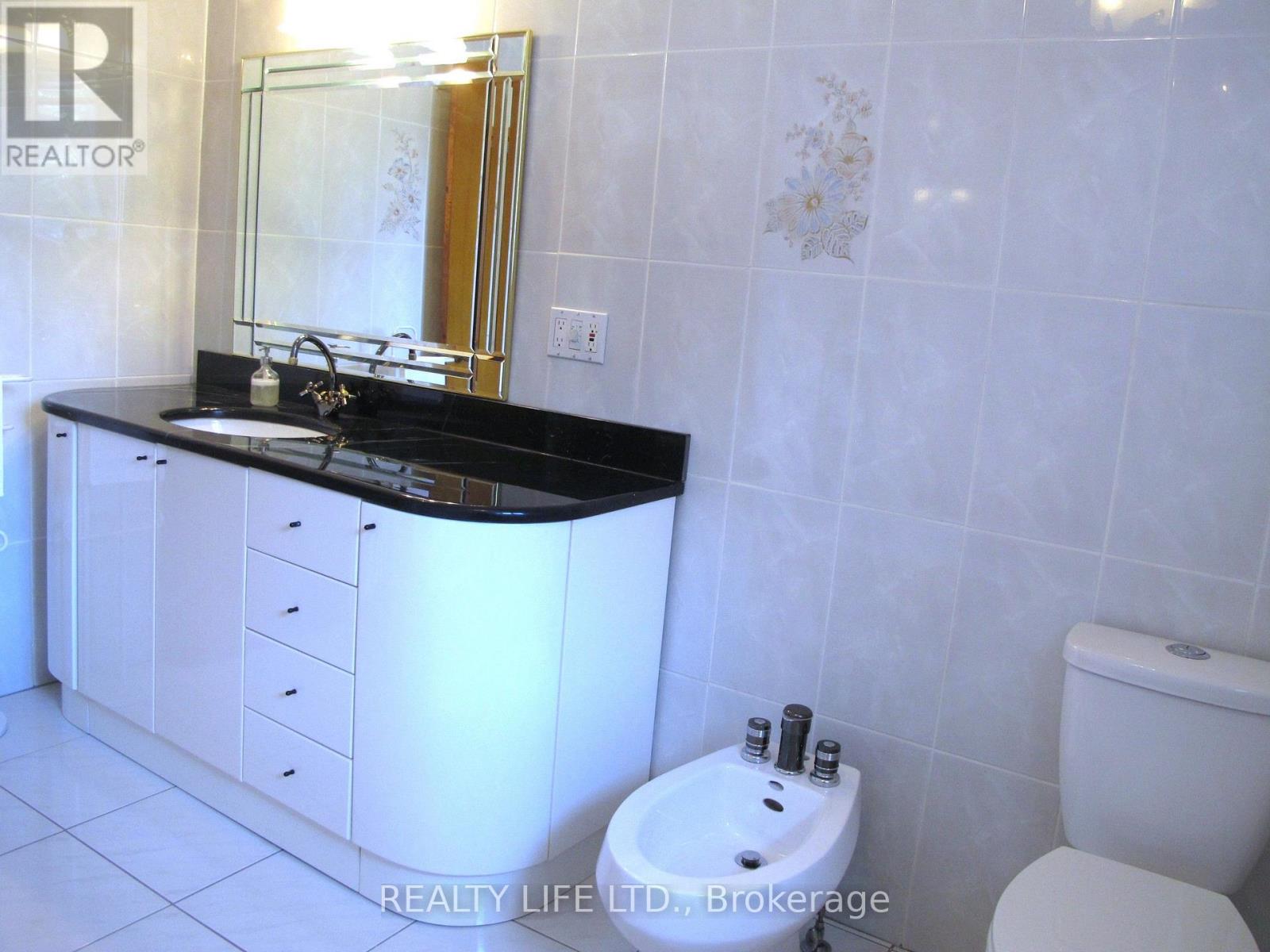 4 Rosalie Avenue, Toronto, Ontario  M3L 1C5 - Photo 22 - W13707564