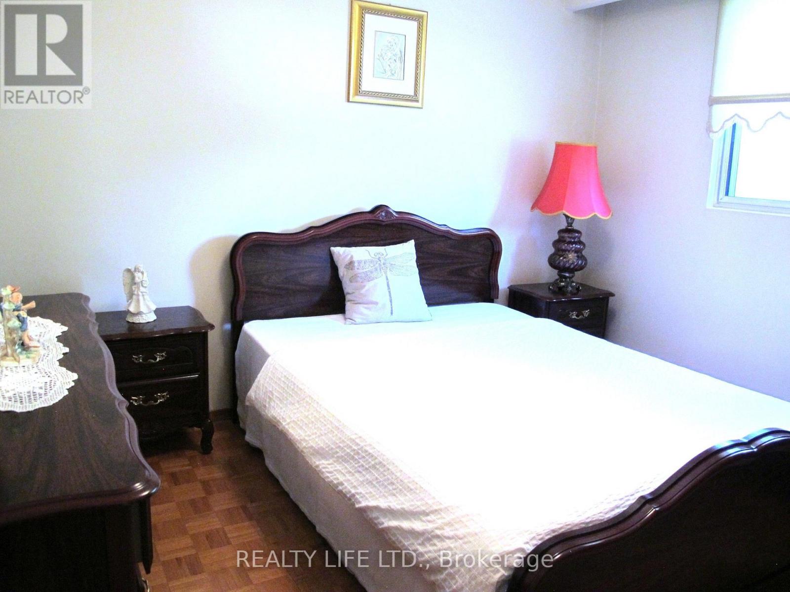 4 Rosalie Avenue, Toronto, Ontario  M3L 1C5 - Photo 24 - W13707564