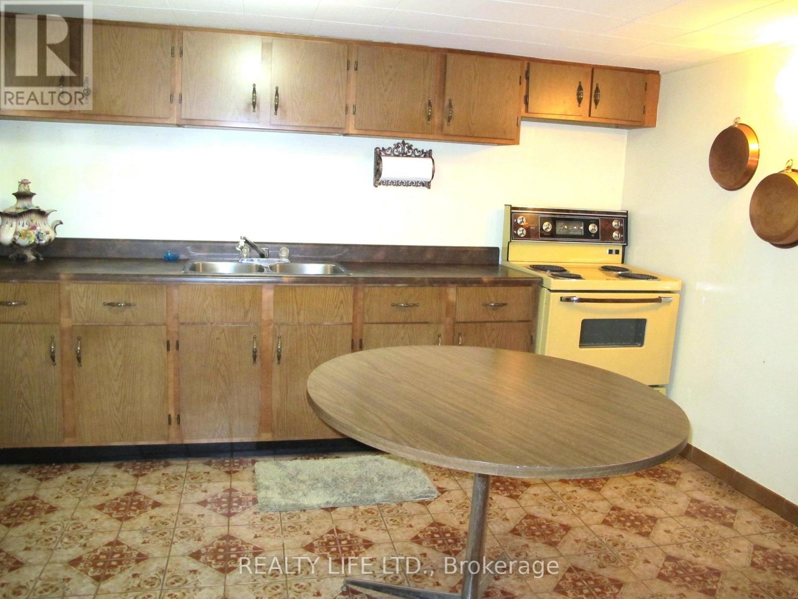 4 Rosalie Avenue, Toronto, Ontario  M3L 1C5 - Photo 31 - W13707564
