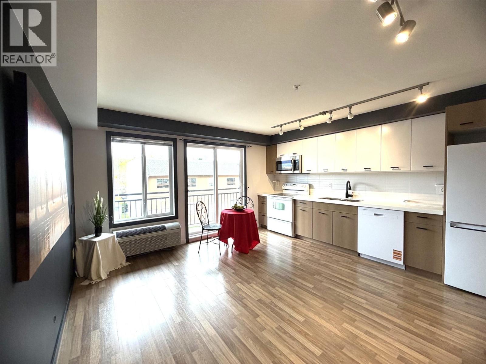 1550 Dickson Avenue Unit# 218, Kelowna, British Columbia  V1Y 1H7 - Photo 5 - 10403003