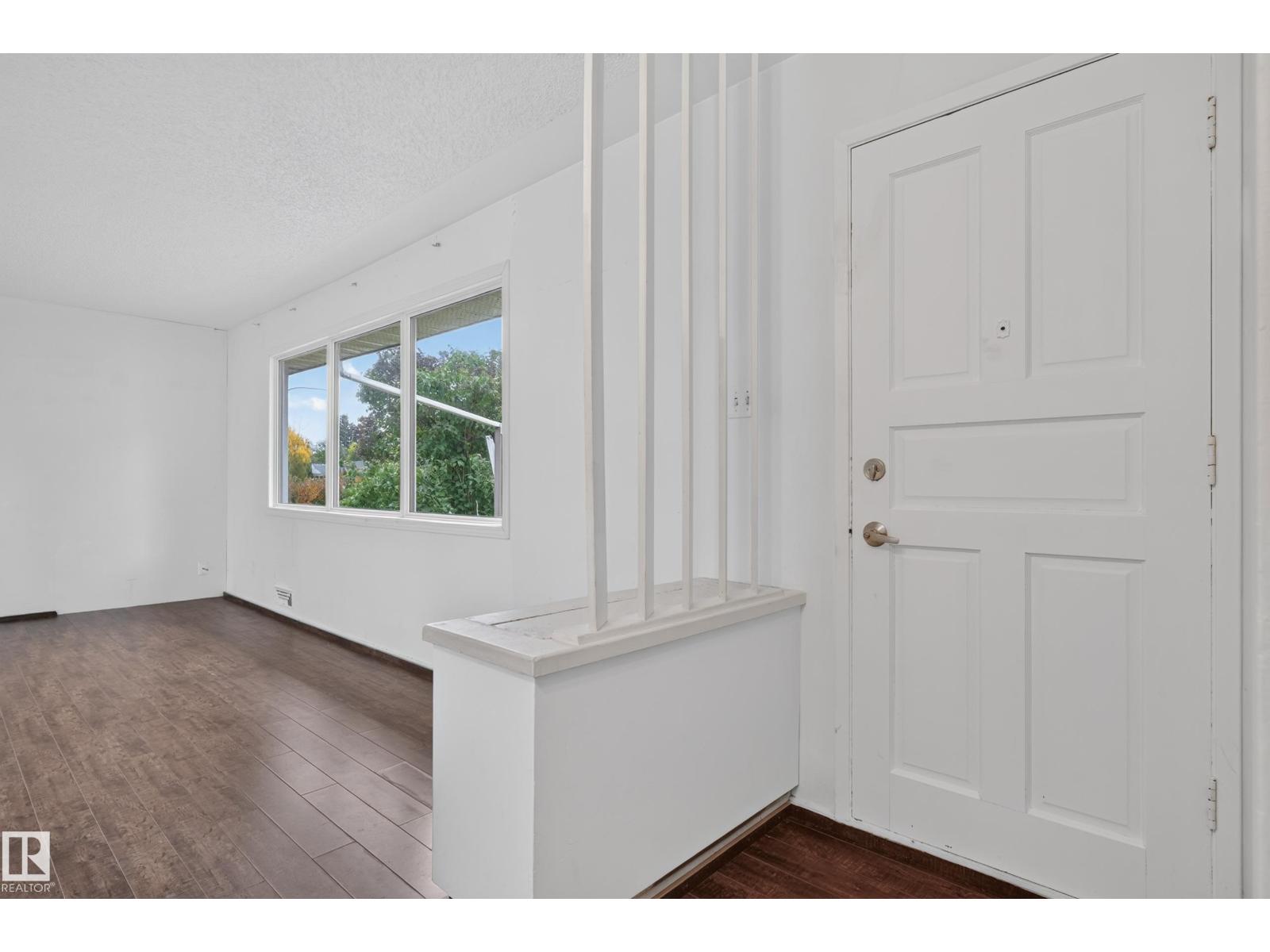 5504 105 AV NW