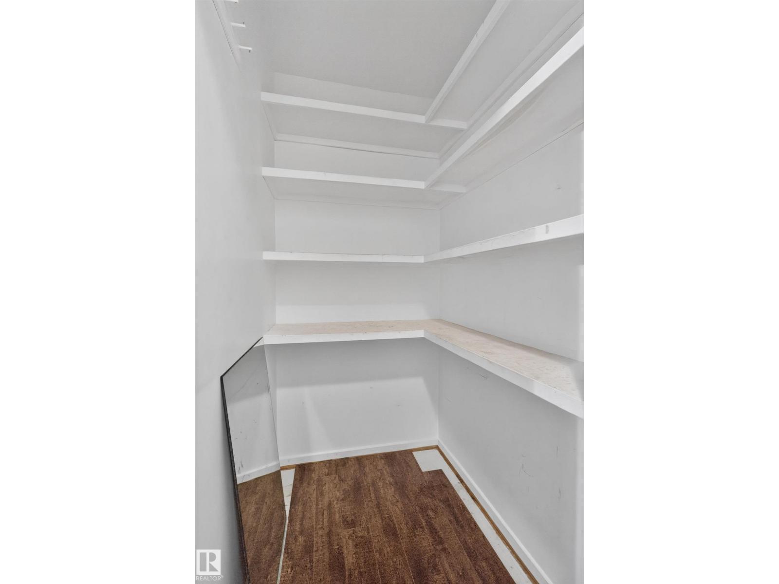 5504 105 AV NW