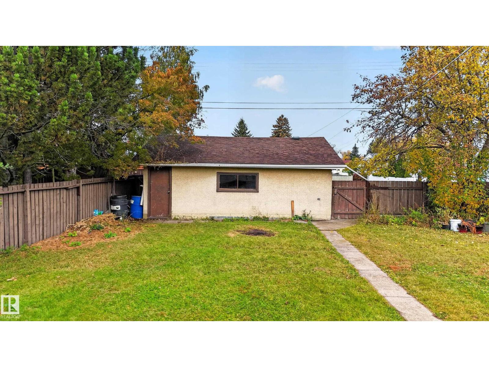 5504 105 AV NW