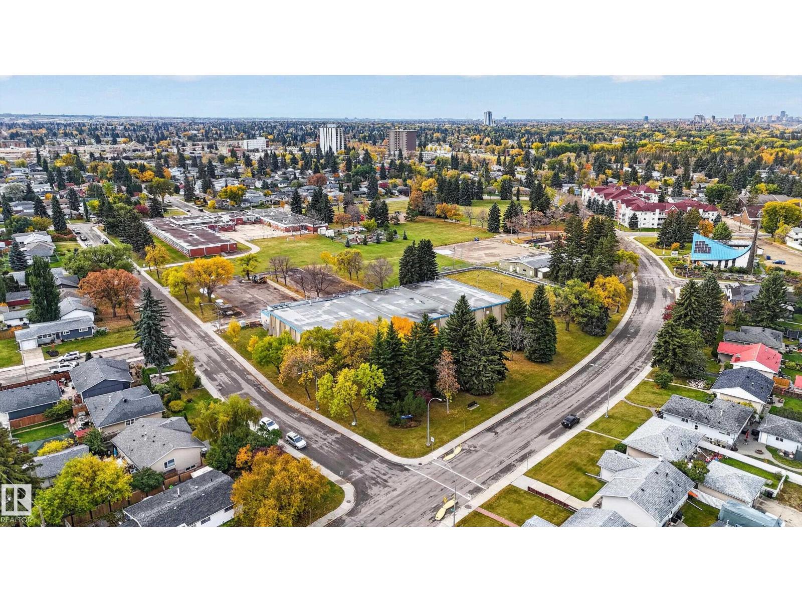 5504 105 AV NW