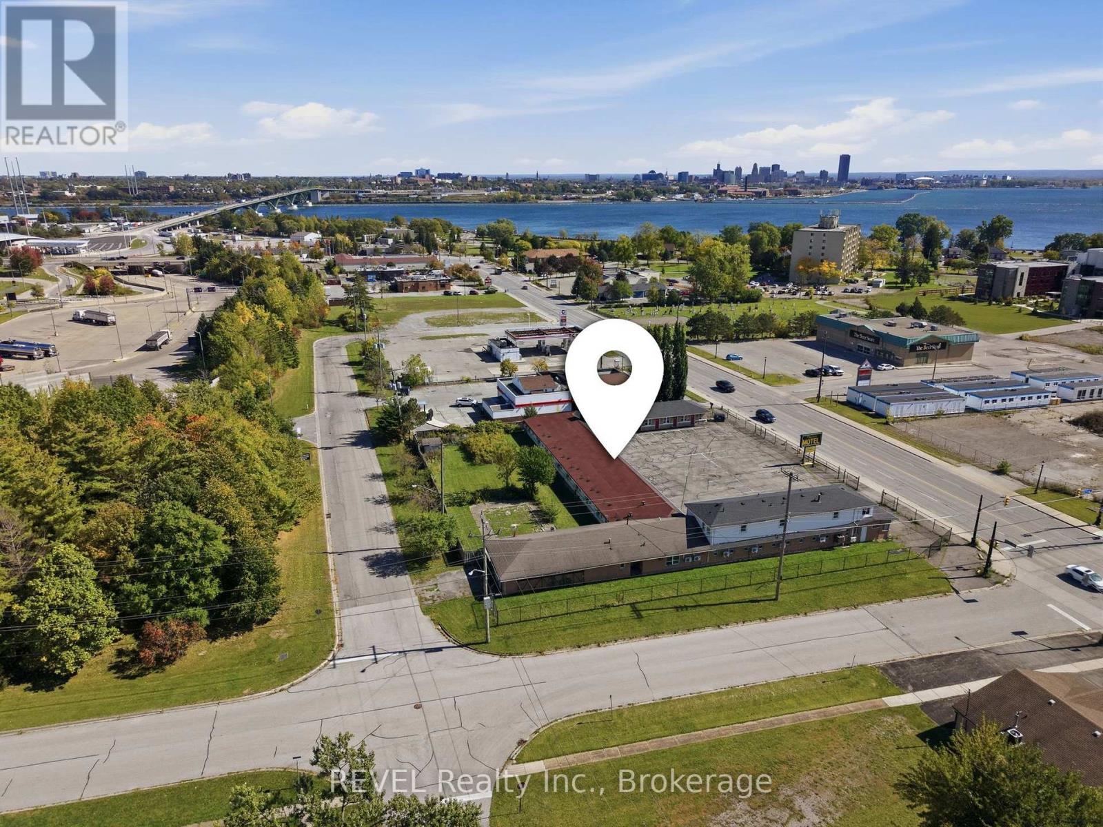 215 Garrison Road, Fort Erie, Ontario  L2A 1M6 - Photo 4 - X13885644