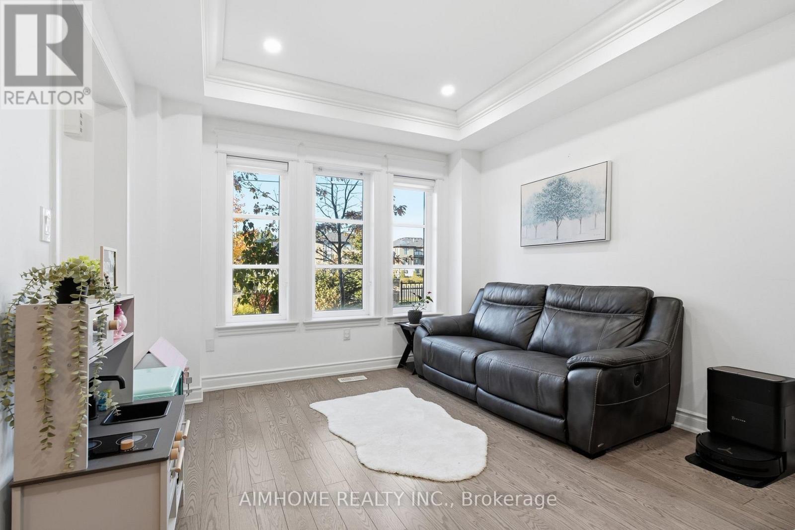 15 Calamint Lane, Richmond Hill, Ontario  L4E 1C3 - Photo 5 - N13885658