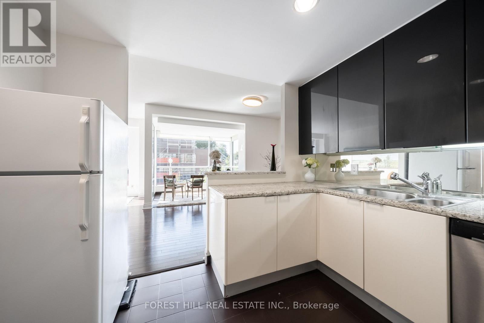 215 - 77 Avenue Road, Toronto, Ontario  M5R 3R8 - Photo 14 - C13878912