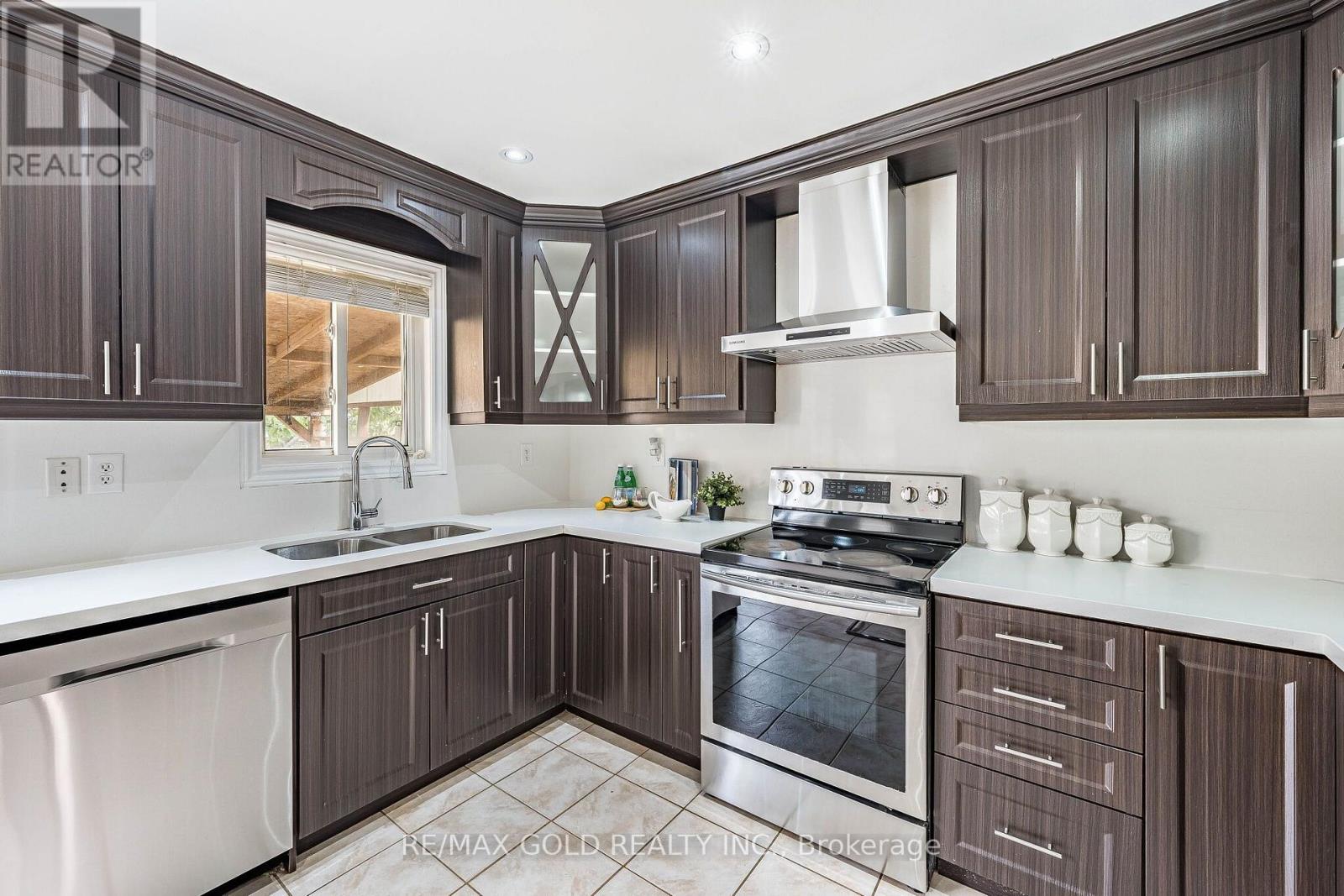 21 Edenvalley Road, Brampton, Ontario  L7A 2M6 - Photo 11 - W13885642