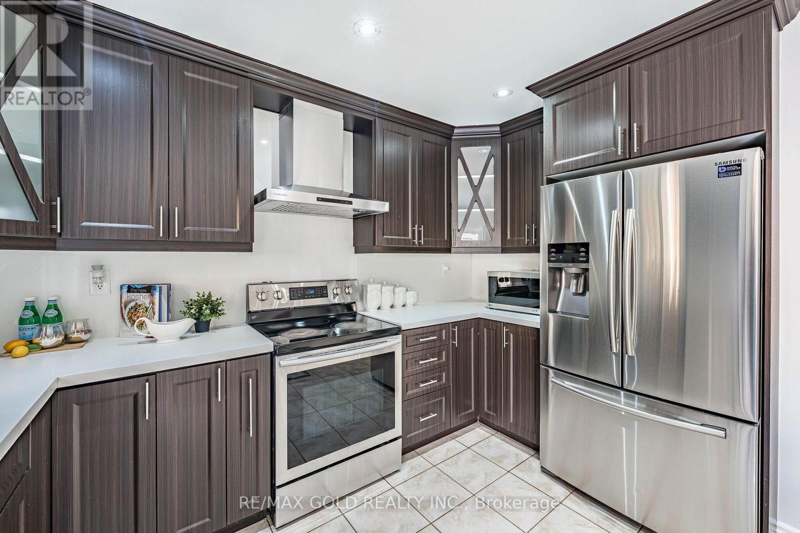 21 Edenvalley Road, Brampton, Ontario  L7A 2M6 - Photo 12 - W13885642