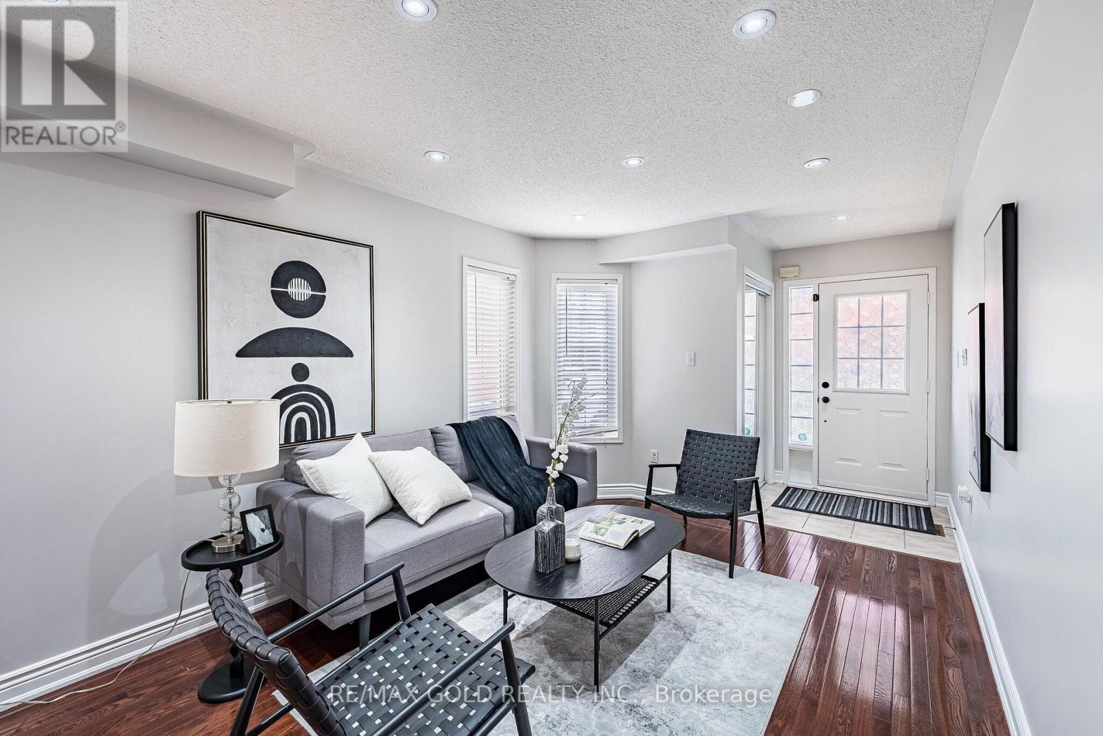 21 Edenvalley Road, Brampton, Ontario  L7A 2M6 - Photo 6 - W13885642