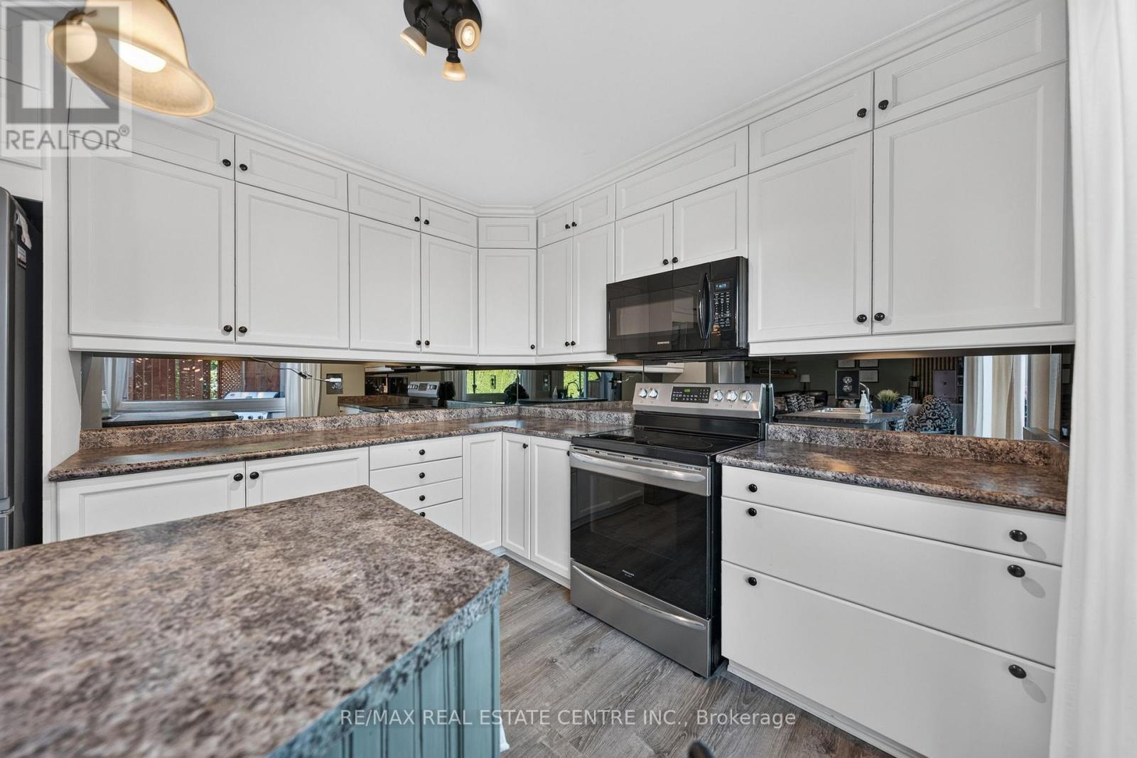 6 Mathews Court, Brantford, Ontario  N3T 0A9 - Photo 24 - X13885646