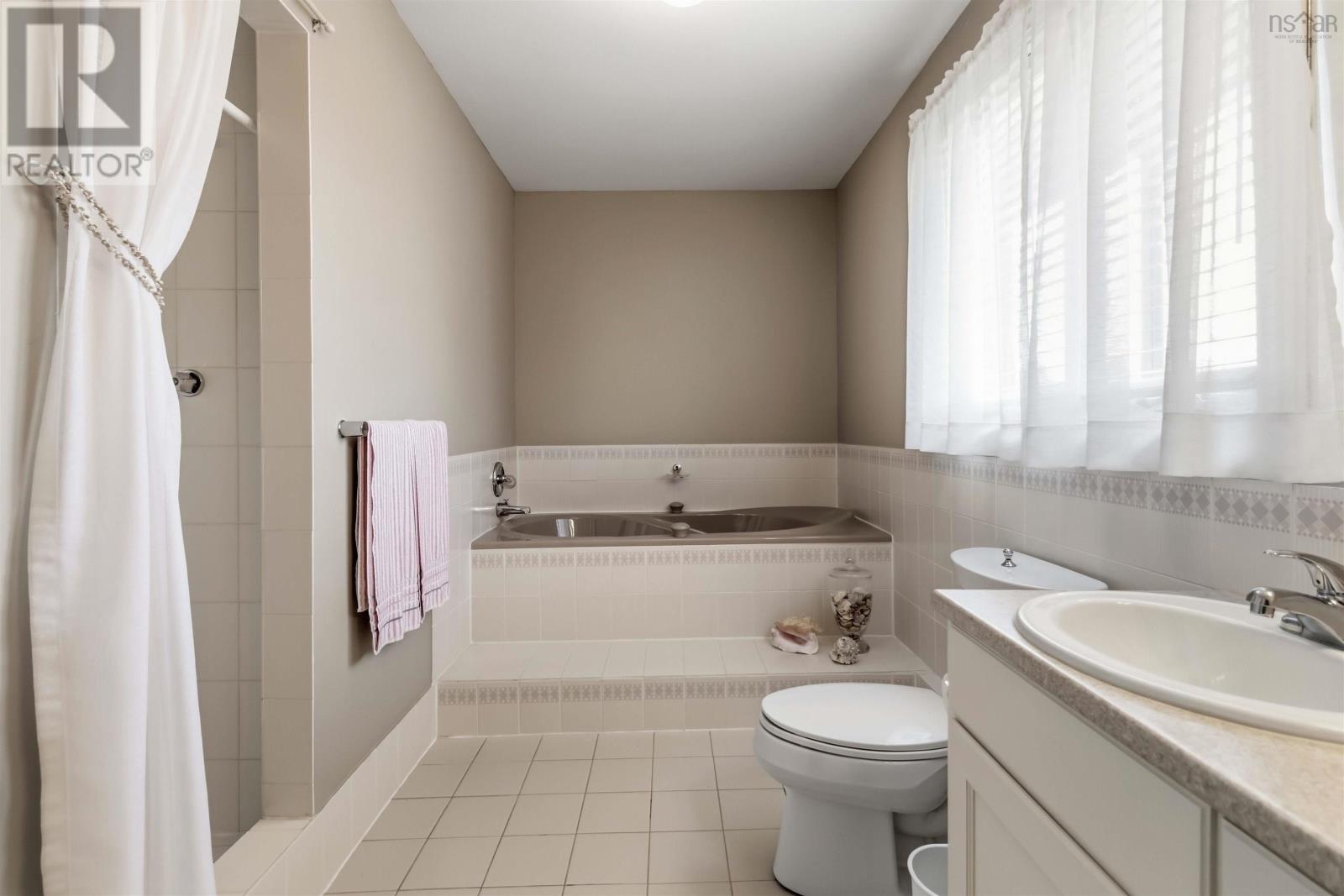 20 Bayswater Road, Dartmouth, Nova Scotia  B2W 4E1 - Photo 30 - 202625053